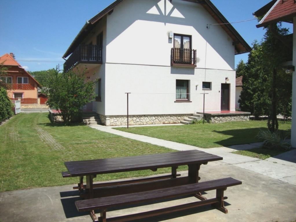 Apartamento Gyöngyvirág Vendégház Balatonboglár Habitación foto