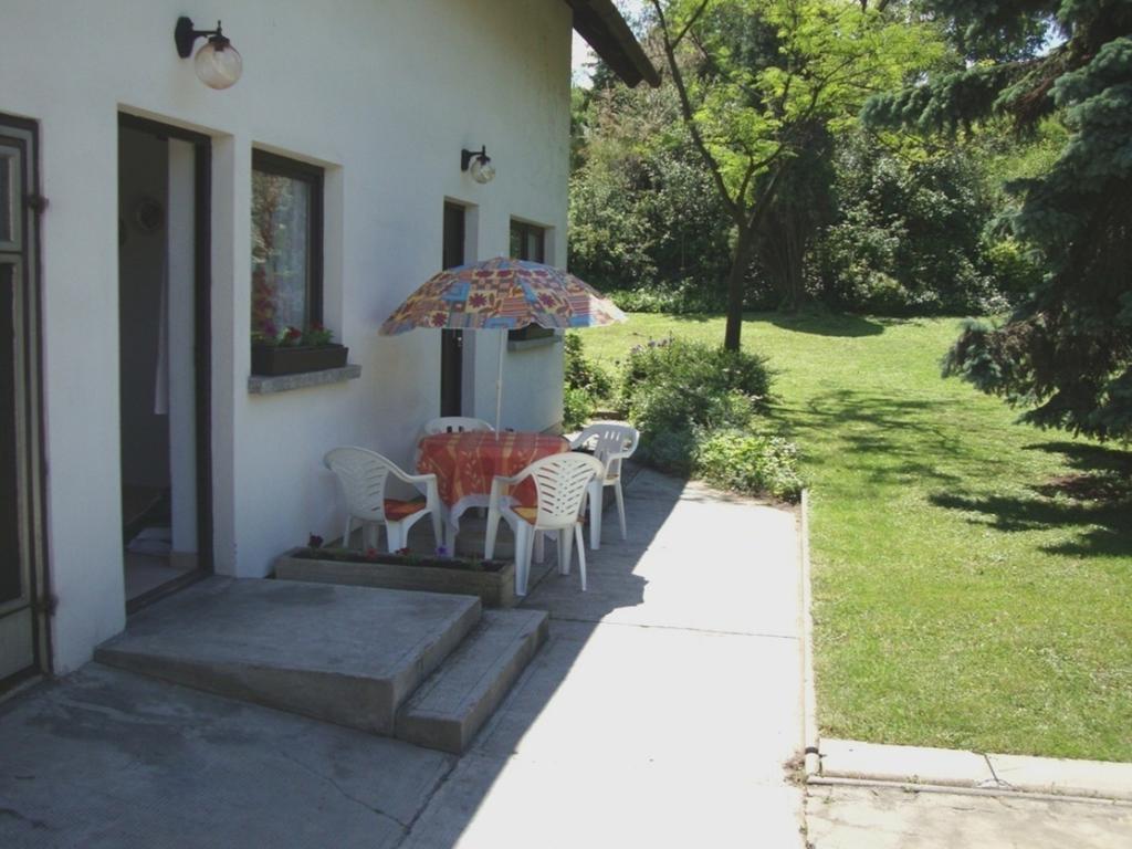 Apartamento Gyöngyvirág Vendégház Balatonboglár Exterior foto