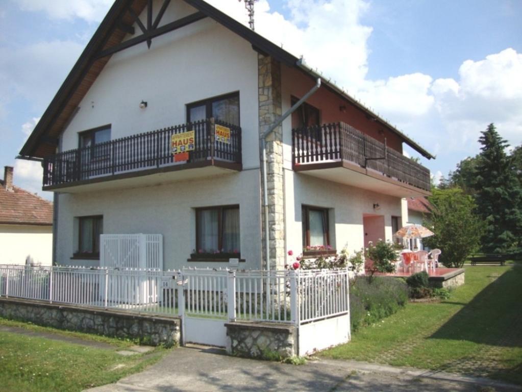 Apartamento Gyöngyvirág Vendégház Balatonboglár Habitación foto