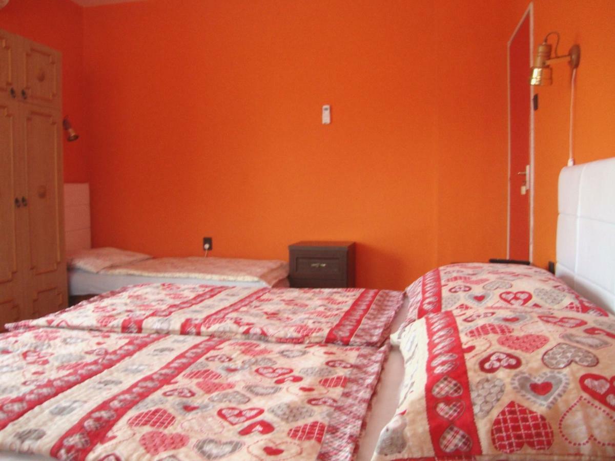 Apartamento Gyöngyvirág Vendégház Balatonboglár Exterior foto